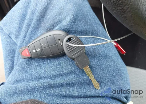 2017 Ram 1500 Slt 4X2 6'4 Box z USA, uszkodzony, nr VIN 1C6RR6GT4HS817804